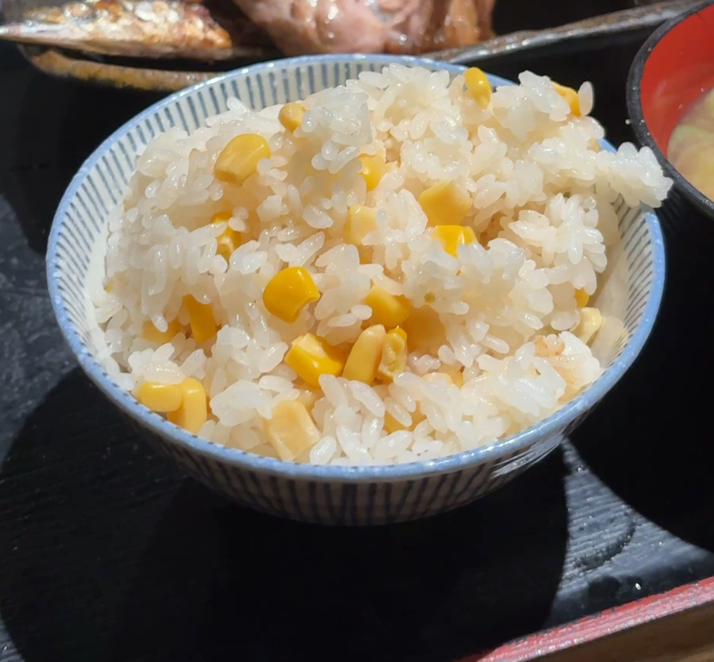 一夜干しと海鮮丼 できたて屋 毎朝精米する「ふっくらご飯」