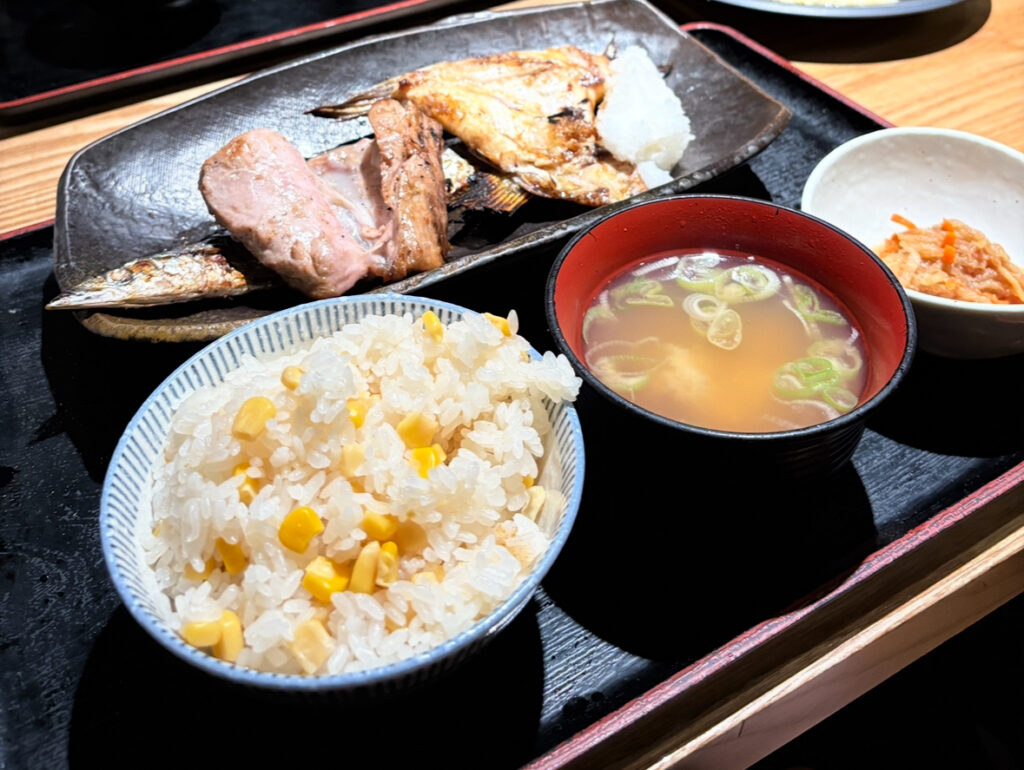 一夜干しと海鮮丼 できたて屋 ごちそう三種 炊き込みご飯 あさり汁セット